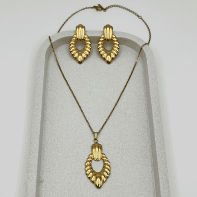 Textured Leaf Drop Golden Pendant & Earring Set